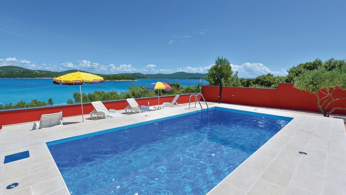 Jezera House | Amazing home in Jezera with WiFi