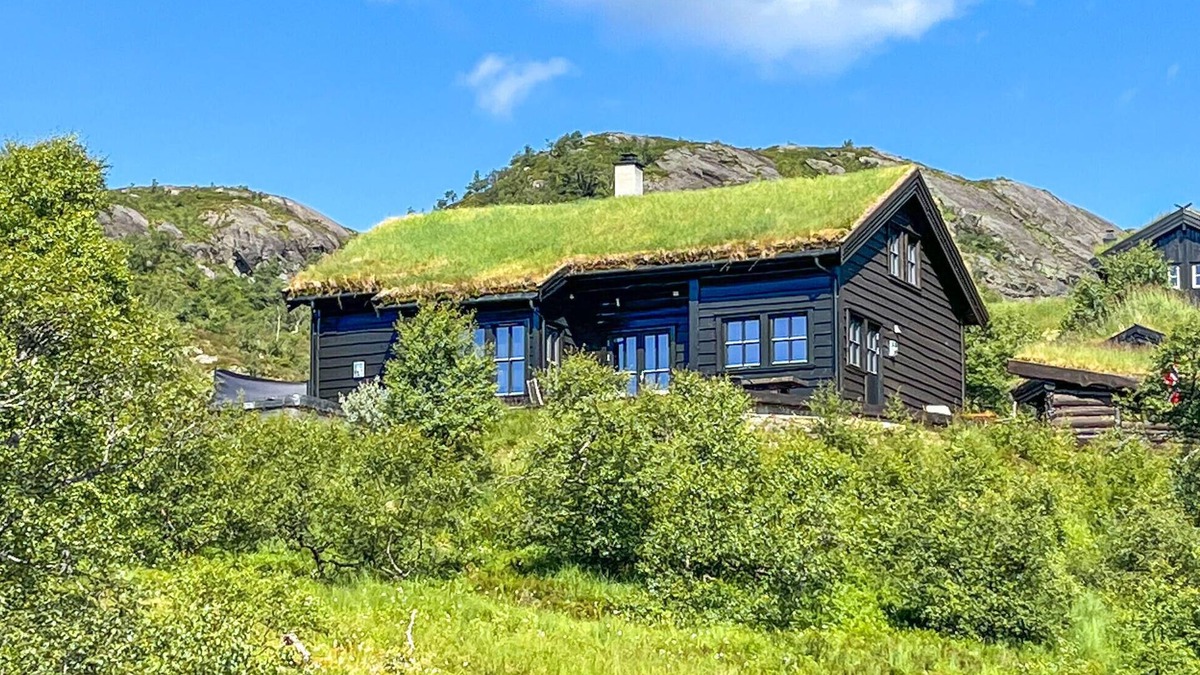 Suldal House | Amazing home in Jøsenfjorden with sauna