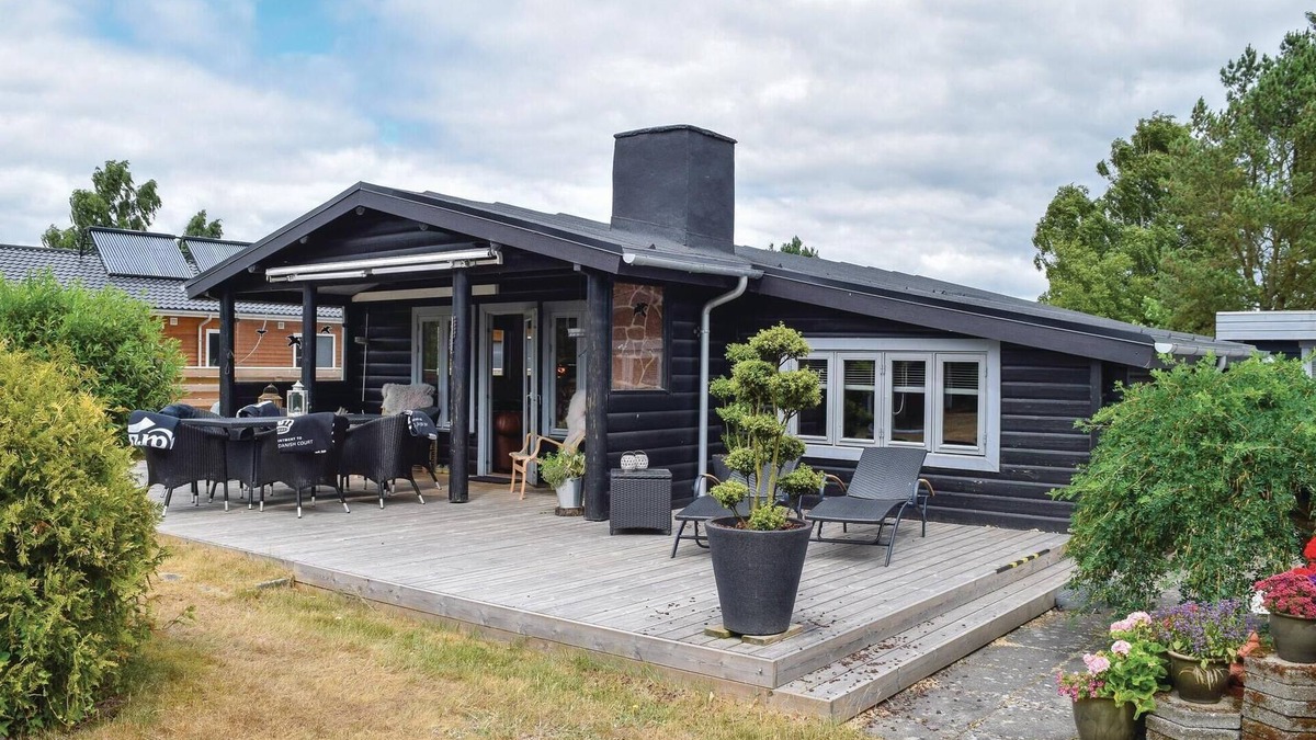 Juelsminde House | Amazing home in Juelsminde with WiFi