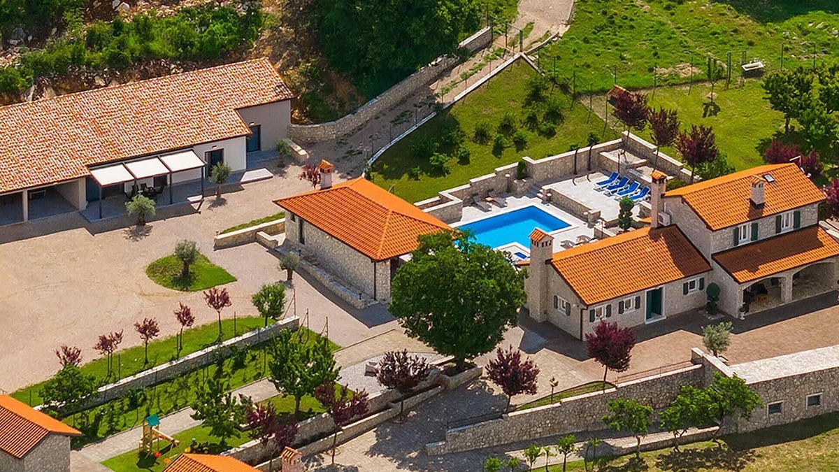 Krsan House | Amazing home in Krsan