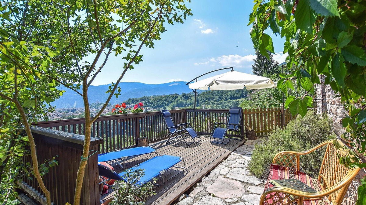 Lamon House | Amazing home in Lamon with WiFi