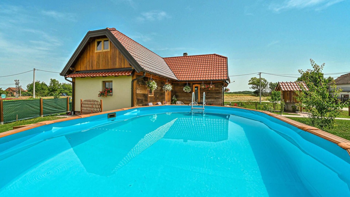 Vrbovec House | Amazing home in Lonjica with WiFi