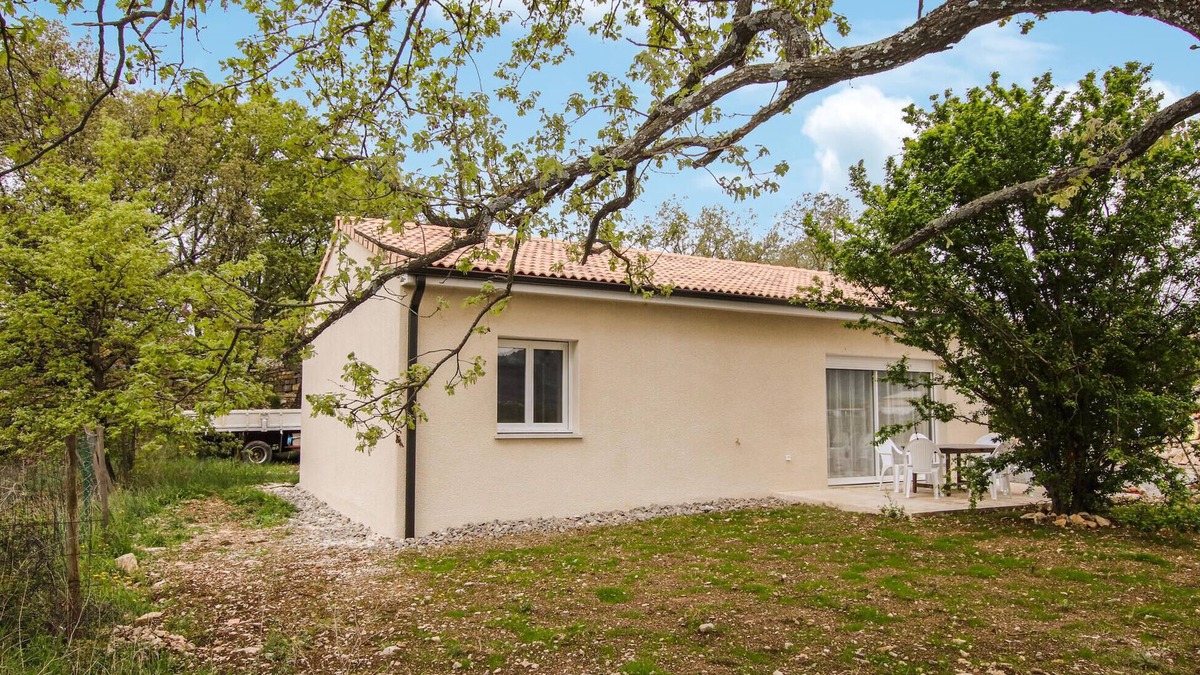 Lussas House | Amazing home in Lussas with WiFi