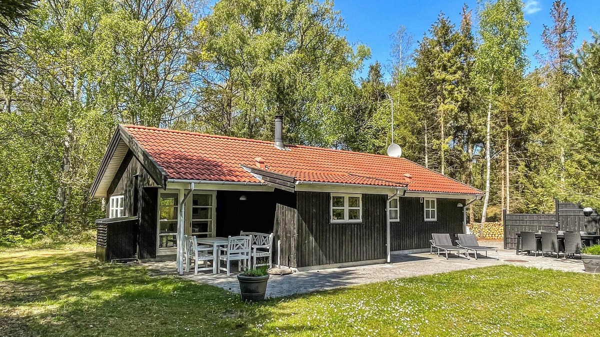 Dueodde House | Amazing home in Nexø with WiFi