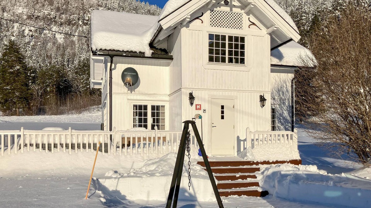 Nome House | Amazing home in Nome with kitchen