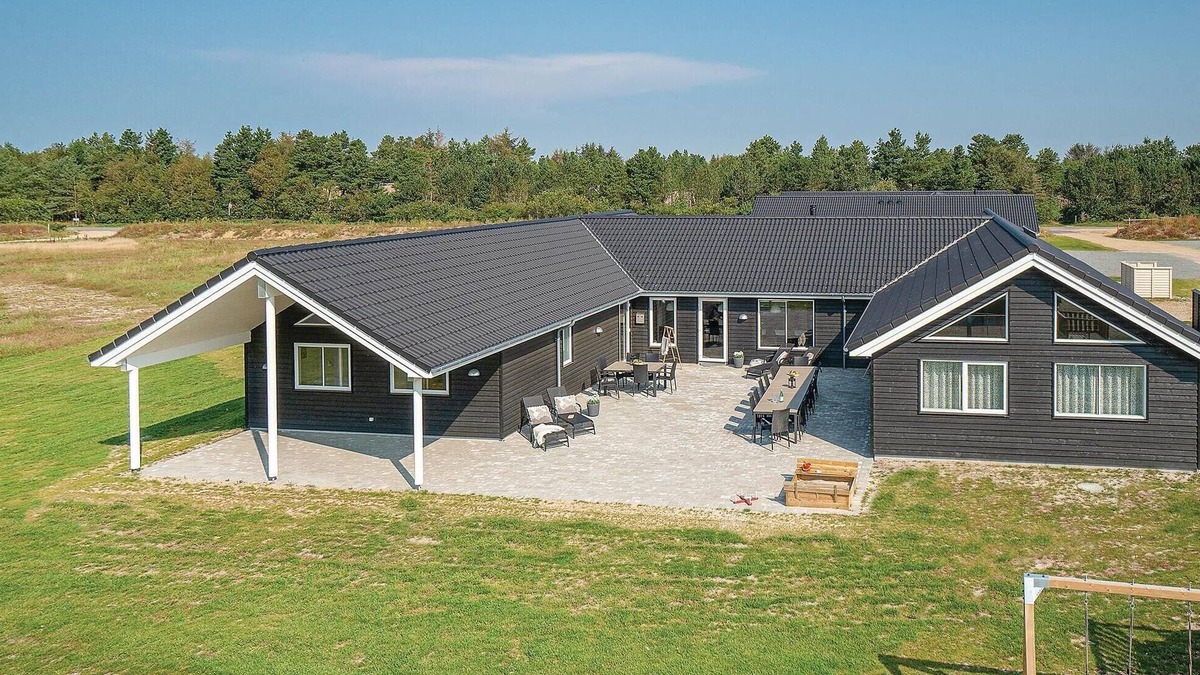 Houstrup House | Amazing home in Nørre Nebel with WiFi