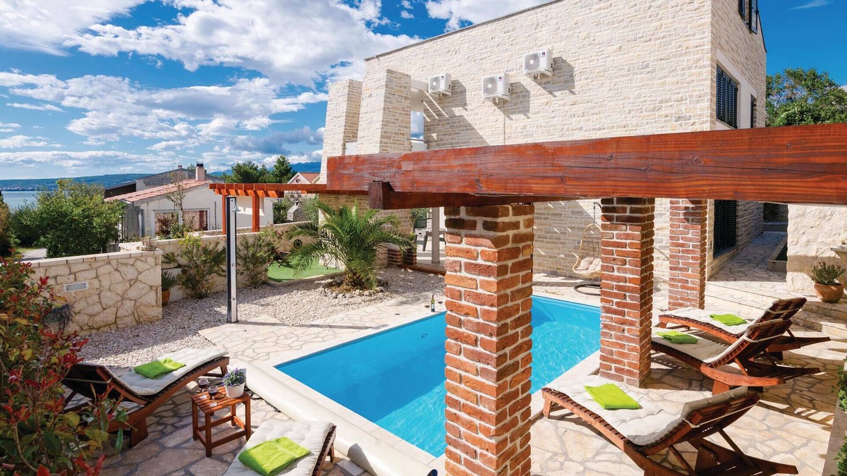 Novigrad House | Amazing home in Novigrad with sauna