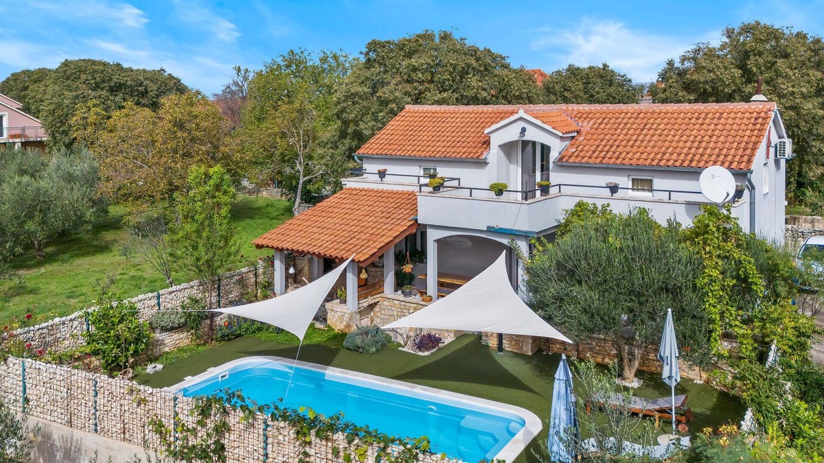 Promina House | Amazing home in Oklaj with WiFi