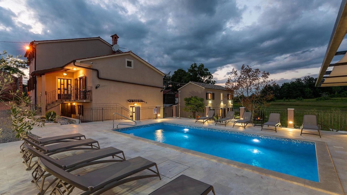 Pican House | Amazing home in Pican