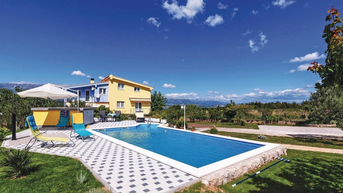 Podgradina House | Amazing home in Podgradina with WiFi