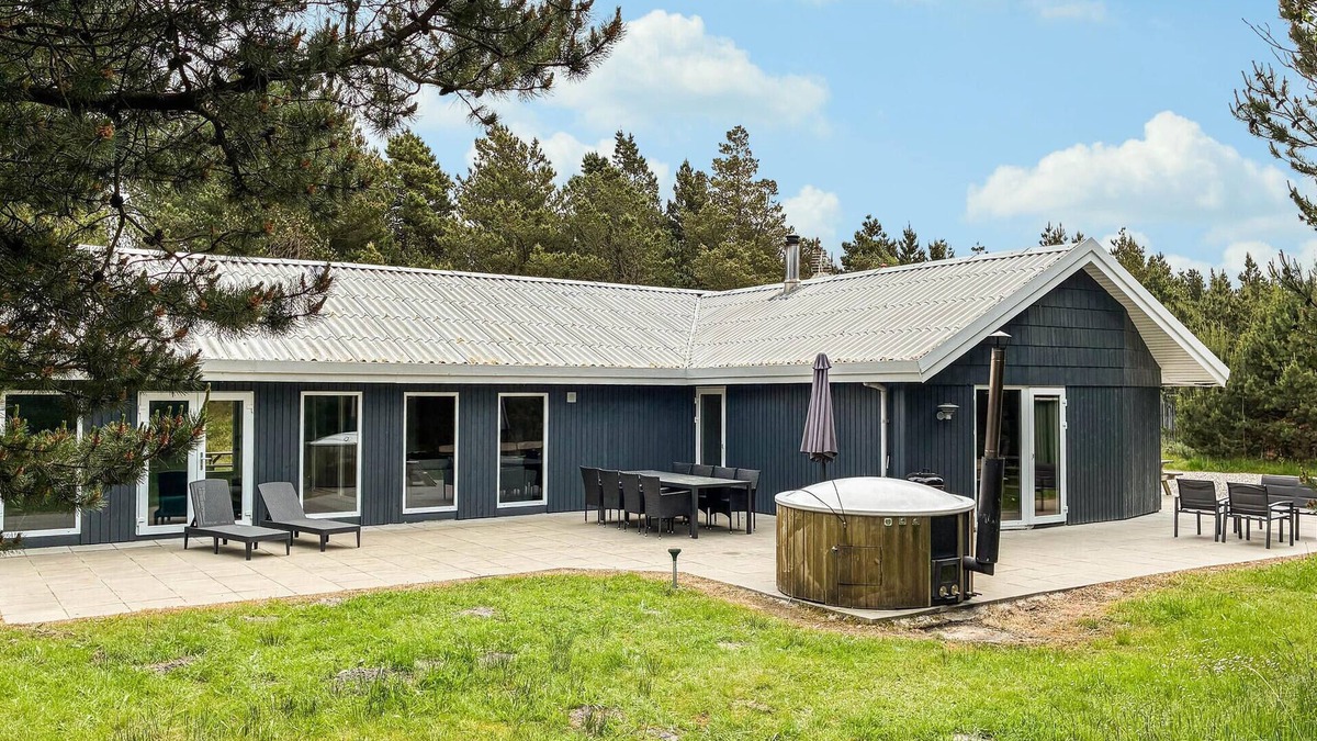 Bolilmark House | Amazing home in Rømø with kitchen