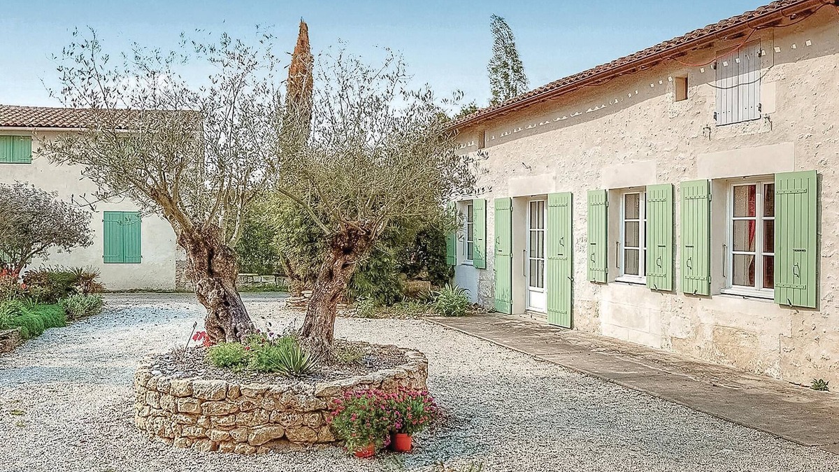 Rioux House | Amazing home in Rioux
