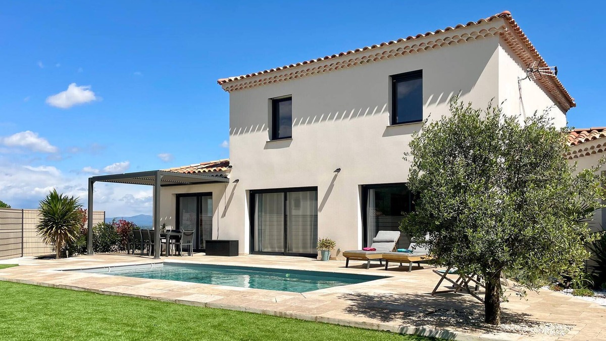 Rochegude House | Amazing home in Rochegude with kitchen