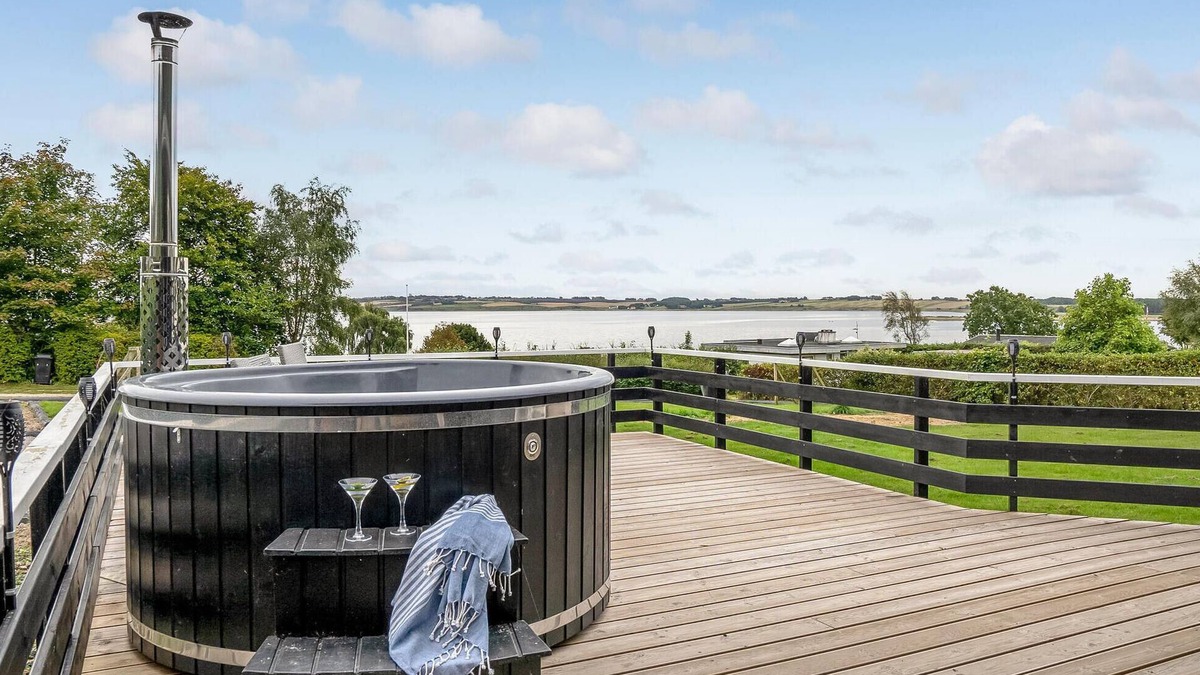 Ronbjerg House | Amazing home in Roslev with WiFi