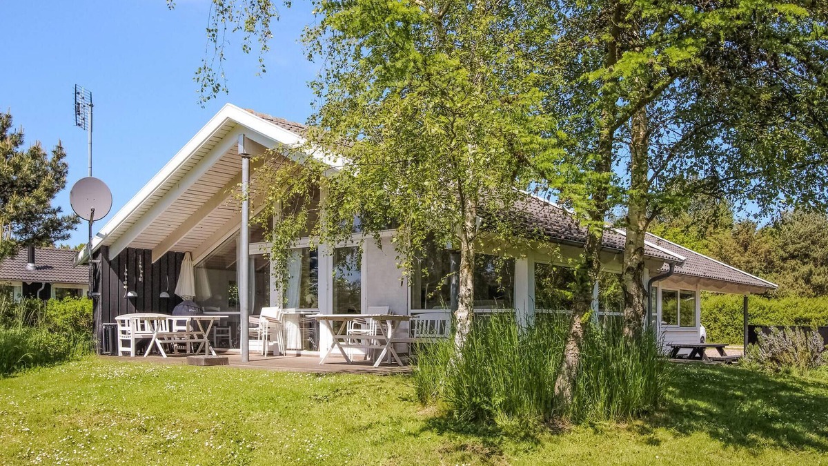 Marup House | Amazing home in Samsø with kitchen