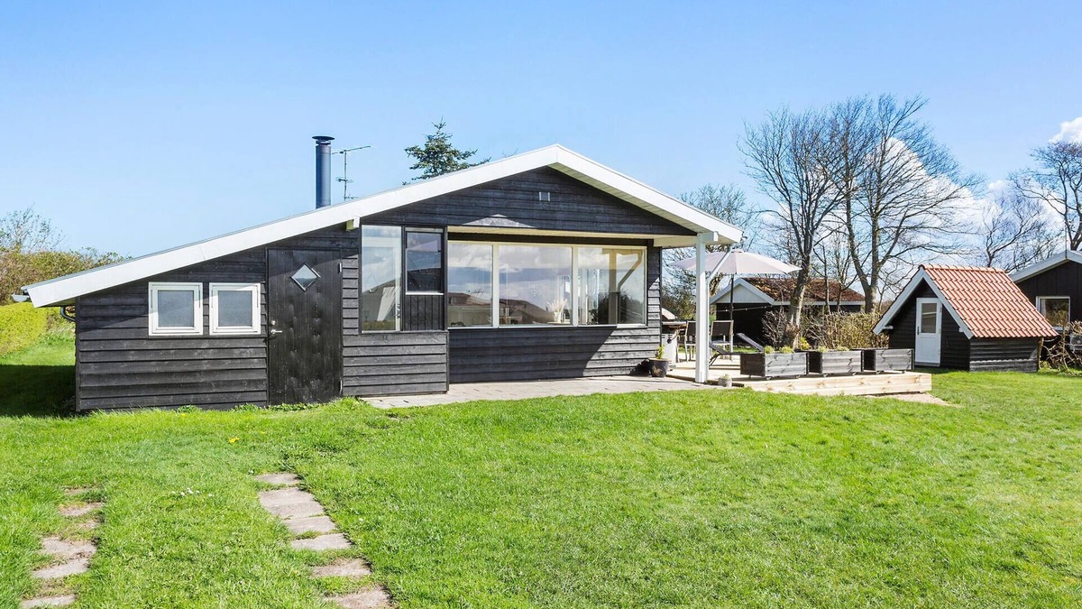 Skyum House | Amazing home in Snedsted with kitchen