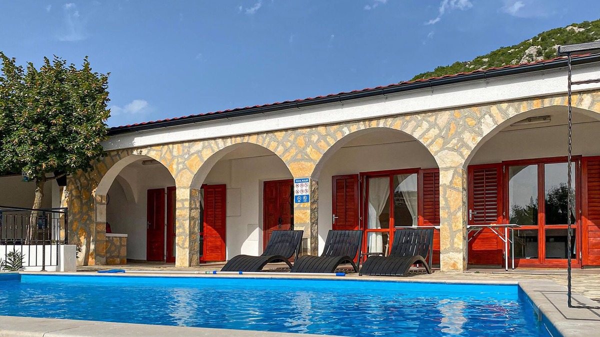 Senj House | Amazing home in Starigrad with WiFi