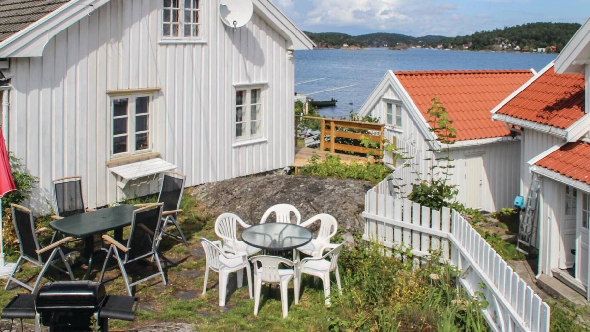 Arendal House | Amazing home in Staubø with WiFi