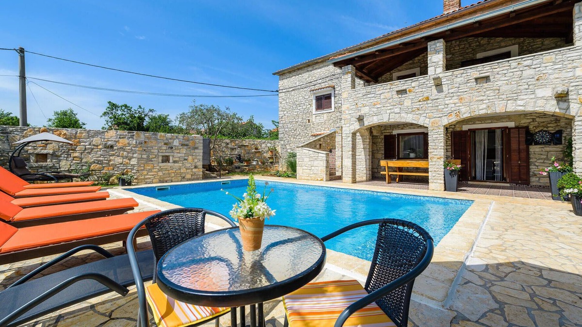 Cabrunici House | Amazing home in Svetvincenat with WiFi