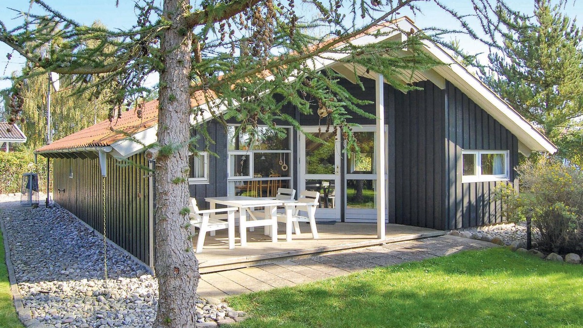 Skovmose House | Amazing home in Sydals with WiFi
