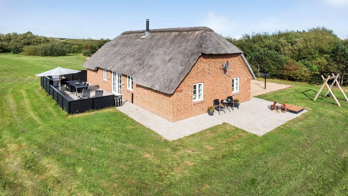 Øhuse House | Amazing home in Ulfborg with kitchen
