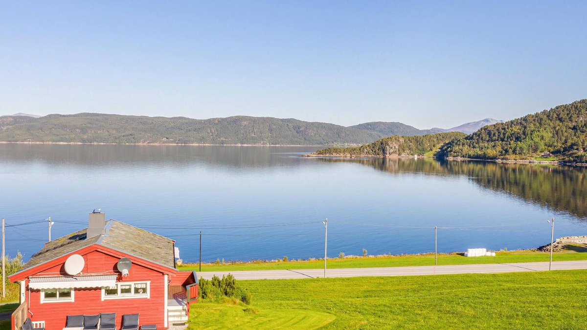 Møre og Romsdal House | Amazing home in Vågstranda