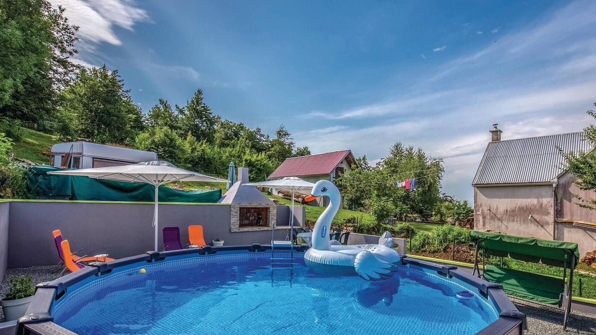 Zlobin House | Amazing home in Zlobin