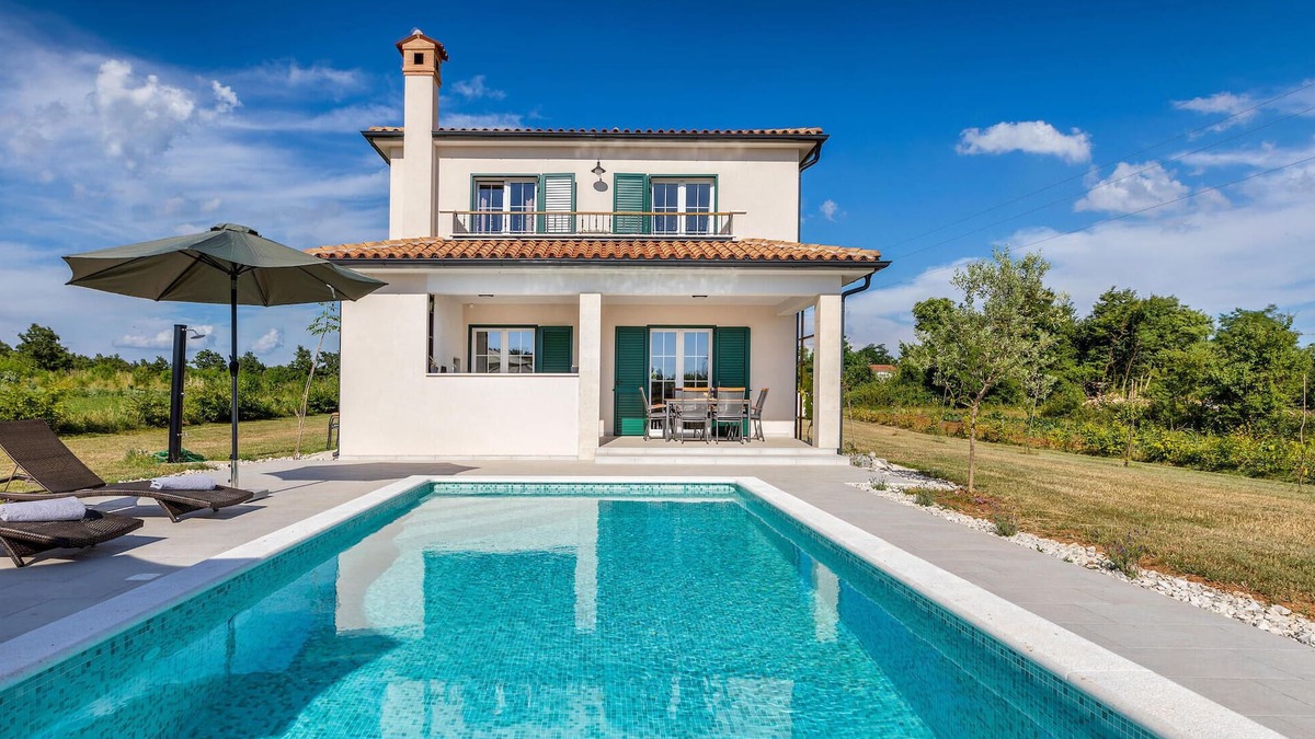 Zminj House | Amazing home in Zminj