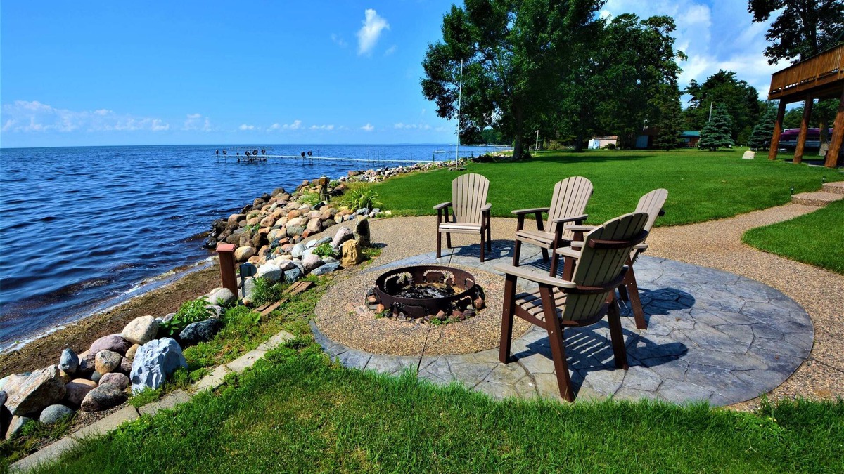 Aitkin House | Amazing Home With Beach, Dock, Water nToys, Firepit, Close to Aiktin & Cuyuna