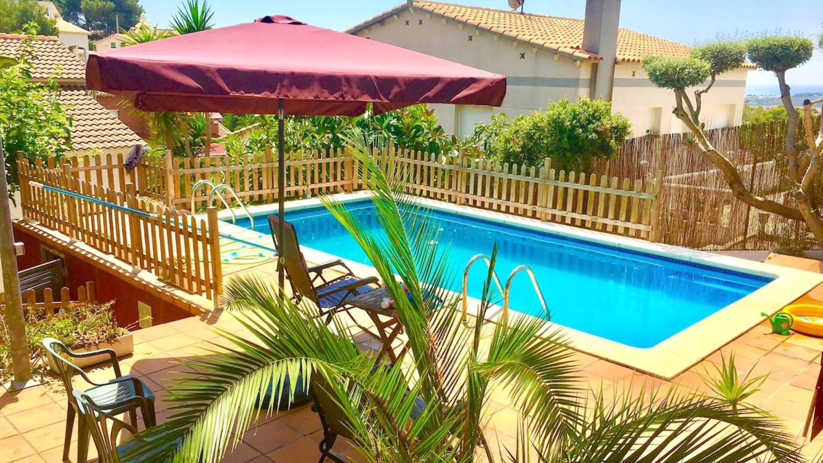 Roda de Bara Villa | AMAZING HOUSE PRIVATE POOL HUGE GARDEN!