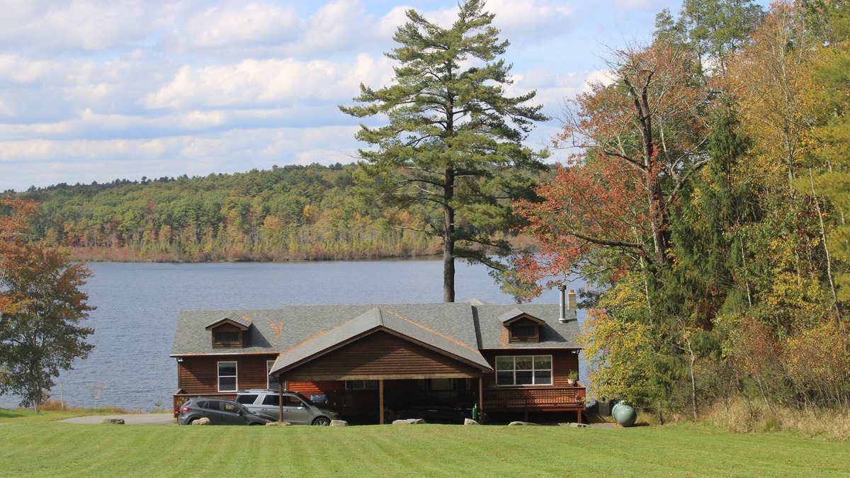 Highland Lake Cabin | Amazing Lake View/Close to Hiking, white water rafting/Gameroom/Dog friendly