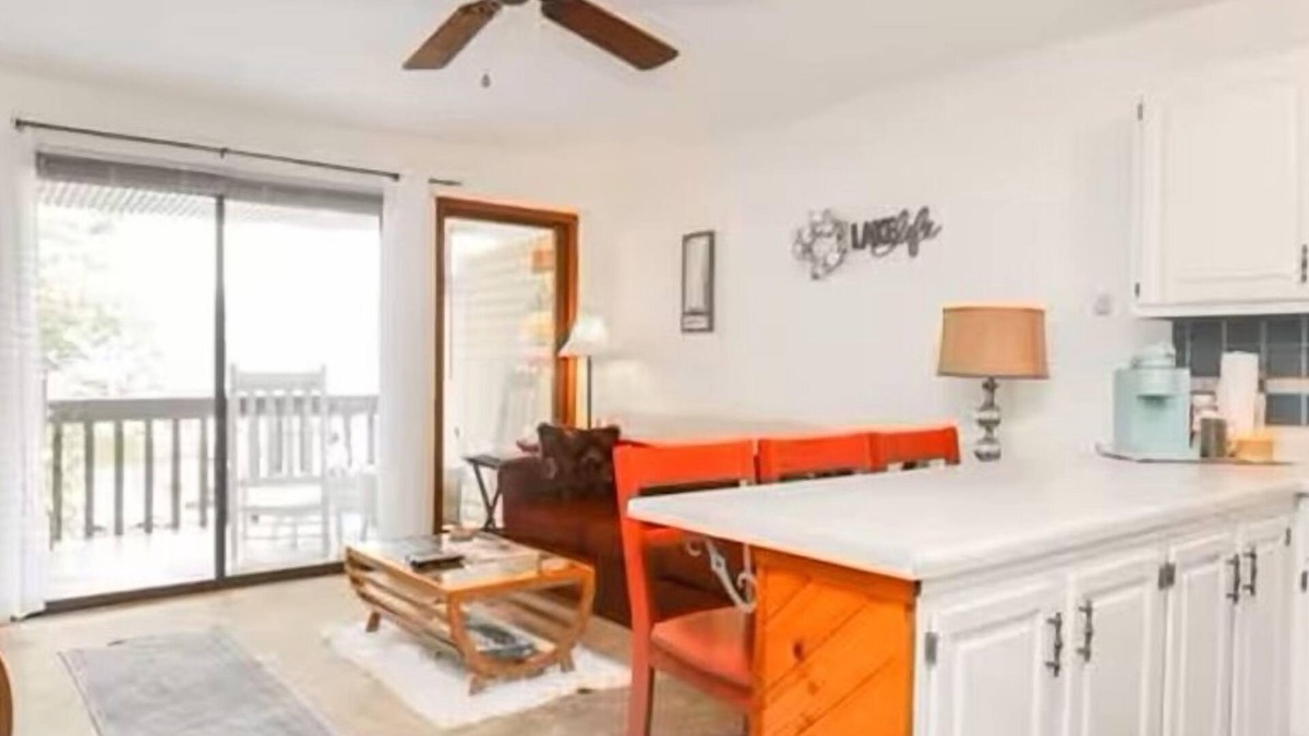 Lake of the Ozarks Condo | Amazing Lake Views! 2-3 Min from Margaritaville, located in charming Osage Beach