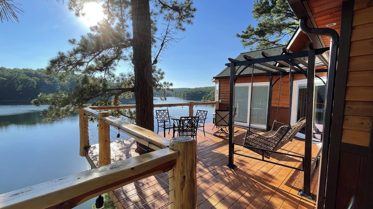 Potosi House | Amazing lakeview Spring Lake Tree House #2 "LoveLight" w/hot tub