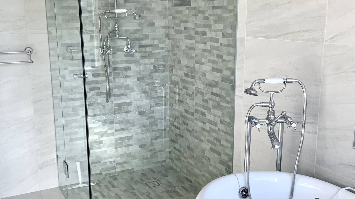 Bentleigh East House | Amazing location, clean gorgeous room FREE CONTINENTAL BREAKFAST AND TOILETRIES