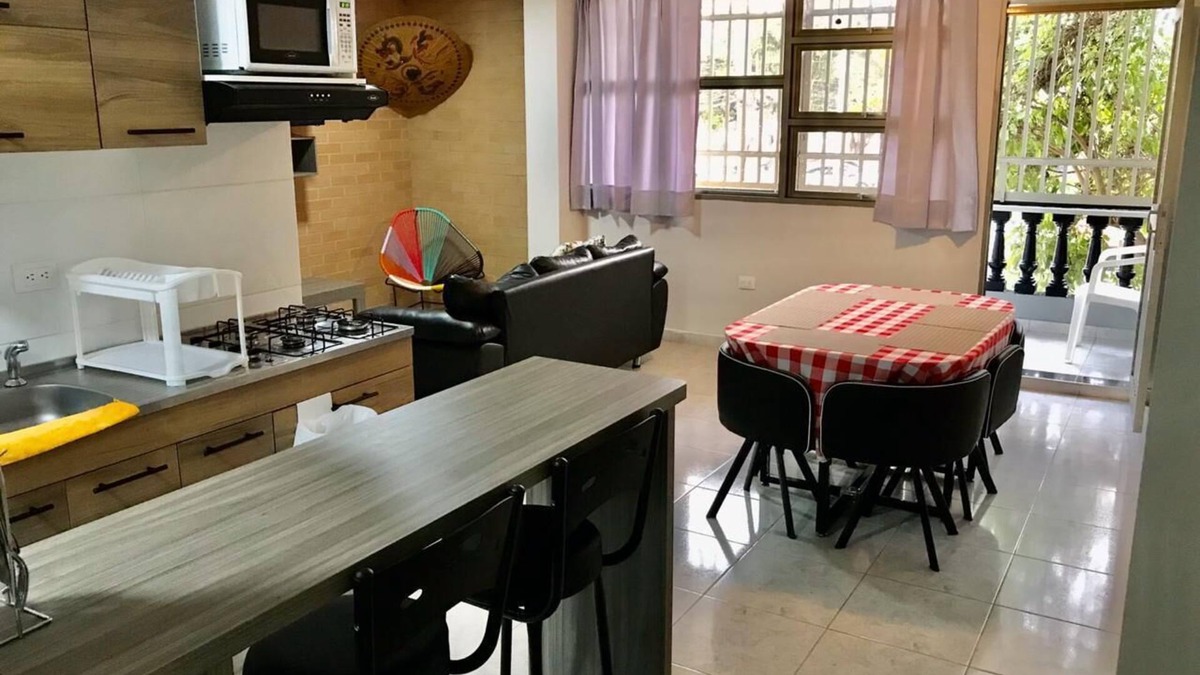 Alto Prado House | Amazing location, close to Villa Country 3bed/2bath.