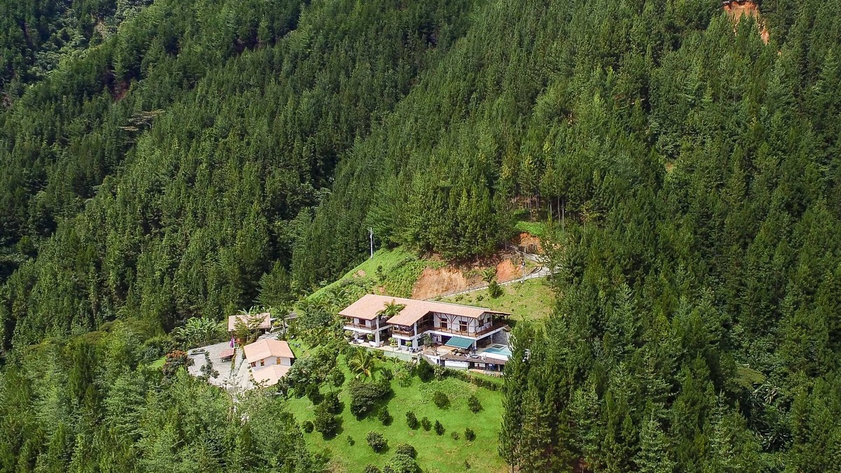 Salgar Villa | Amazing Mansion in the Coffee Zone - 2 h from Medellin!