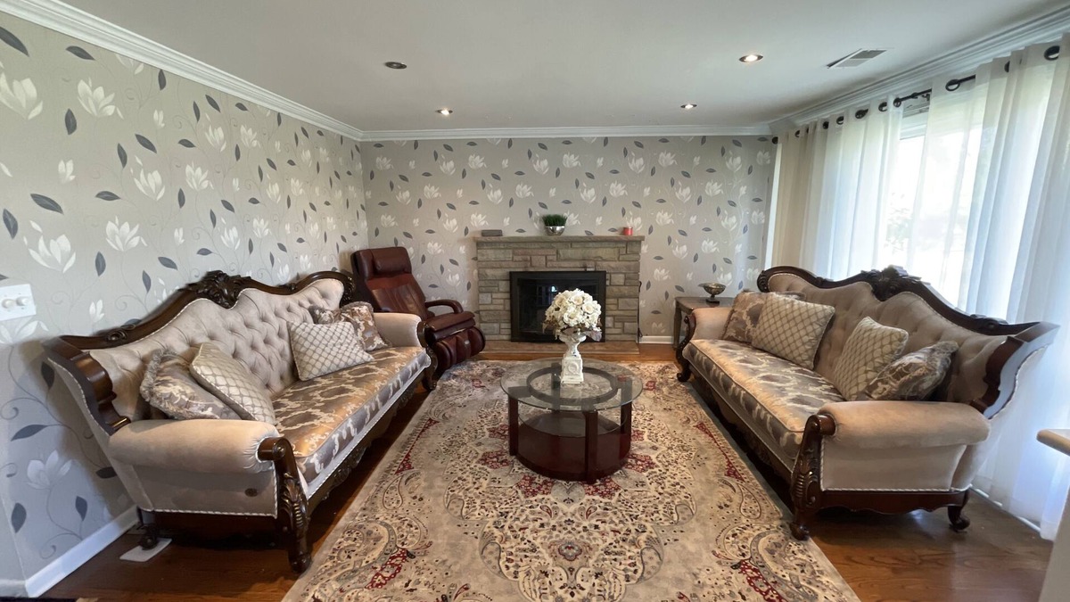 Glenview House | Amazing Mid-Term Rental Entire Home In Glenview