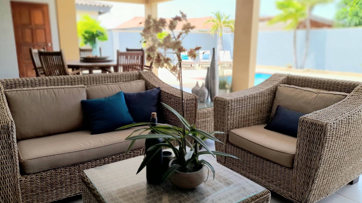 Esmeralda Villa | Amazing Modern and very Clean Vacation Villa -EMERALD AREA -3 minutes from beach