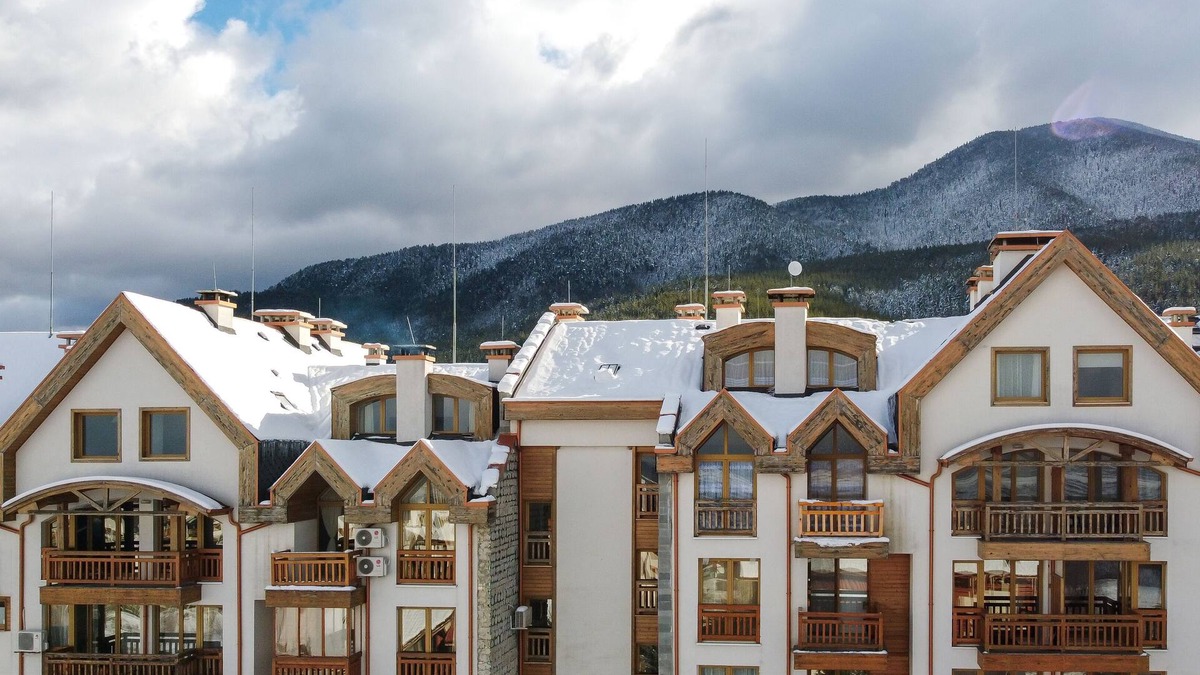 Old Town Apartment | Amazing Mountain & Town View Studio