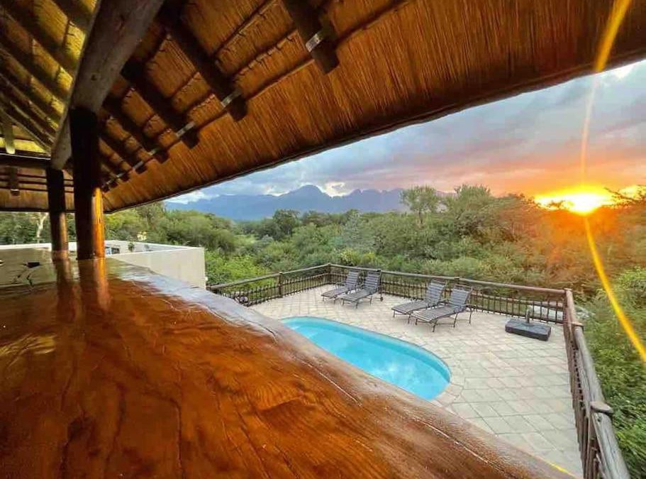Hoedspruit Villa | Amazing mountain views! Solar powered!