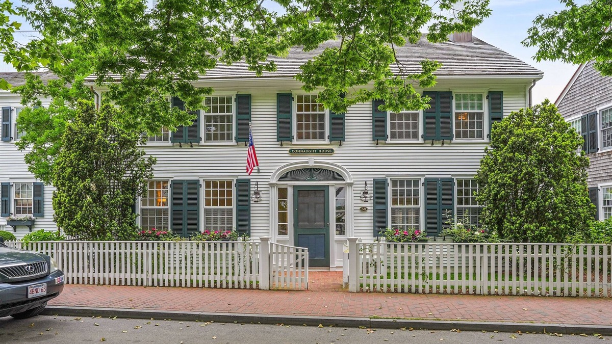 Edgartown House | Amazing North Water Edgartown Compound With Pool
