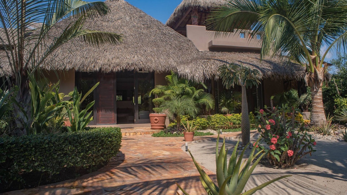 Santa Maria Colotepec House | Amazing Oaxaca style 3B 4.5 bath home/Pool /ocean view , 300 steps to beach,