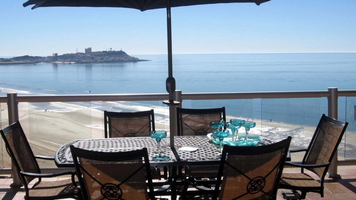 Puerto Penasco Condo | AMAZING Ocean Front Condo~ with 2 KING Bedrooms & Bonus Bunkroom! sleeps up to 7