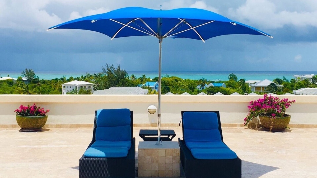 The Bight Condo | Amazing Ocean Views - Contemporary Condo - Pool - SPA- 10 min walk to Beach.