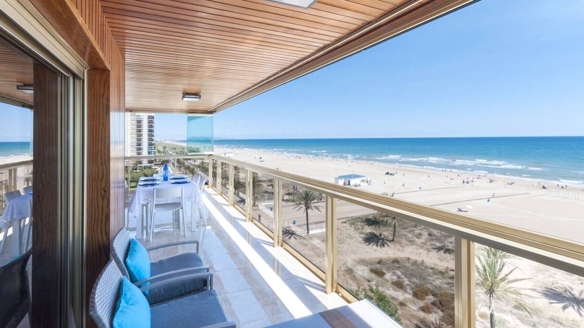 Grau i Platja Apartment | Amazing Oceanfront 3 Bedroom Condo