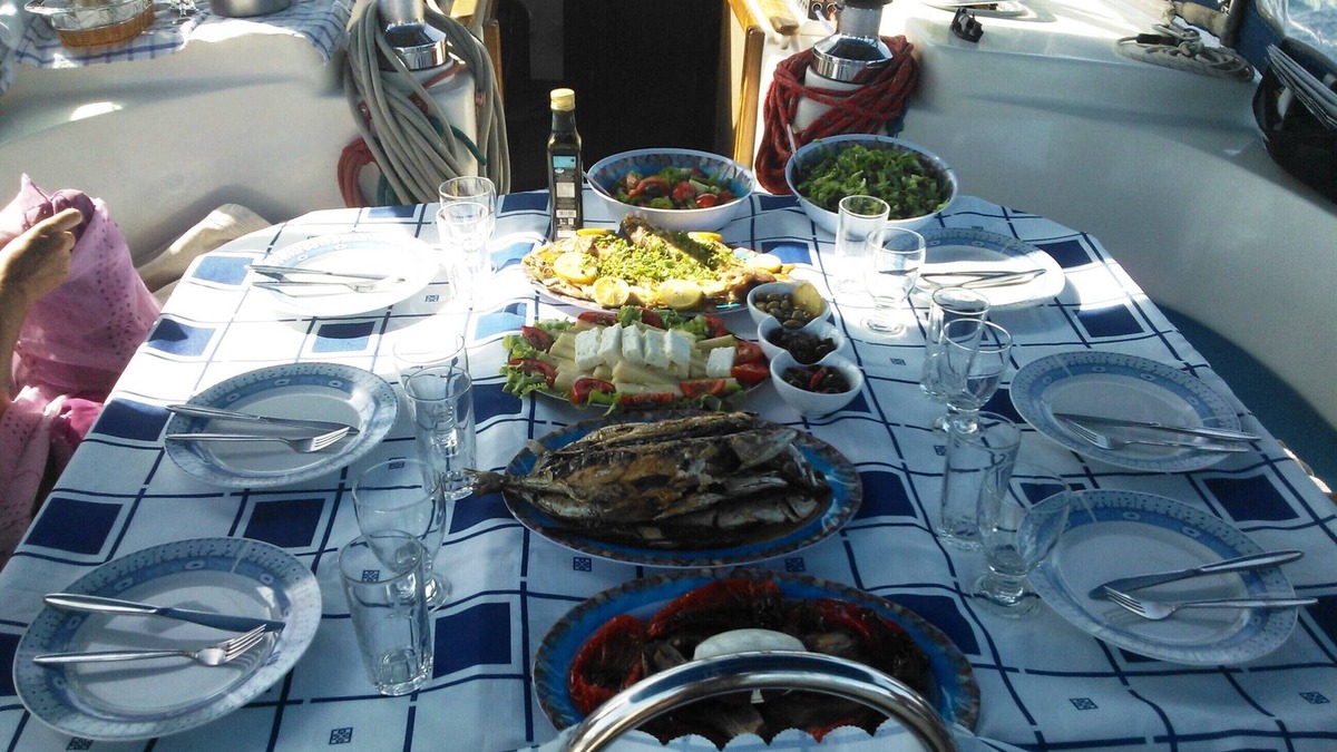 Kalamata Boat Rental | Amazing onboard stay and Lazy sailing cruises!