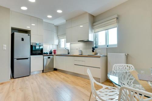 Alimos Apartment | AMAZING PENTHOUSE FOR SIX person