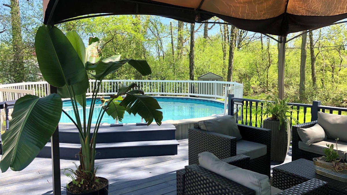 Rochester House | Amazing ranch located in Henrietta, pool and king size master bed.