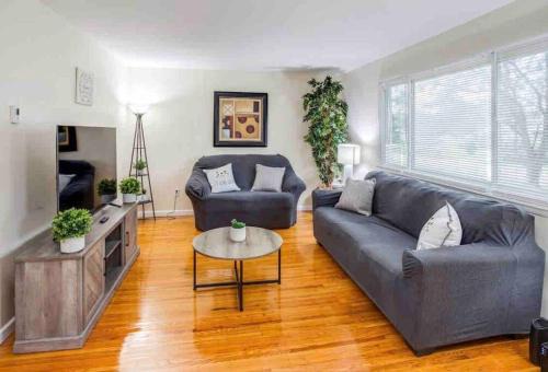 Rochester Apartment | Amazing Ranch Mins away from Airprt/RIT/DWTN/UofR