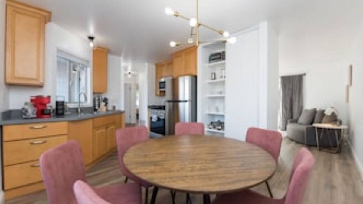 Wright Area Action Group House | Amazing Santa Rosa Wine Escape Home